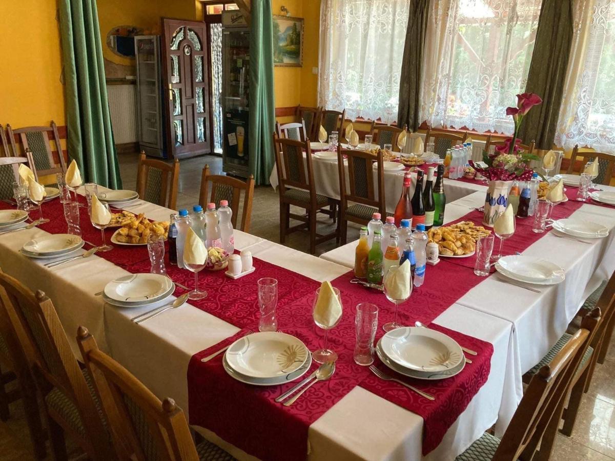 Villa Negra Motel Berzence Екстер'єр фото