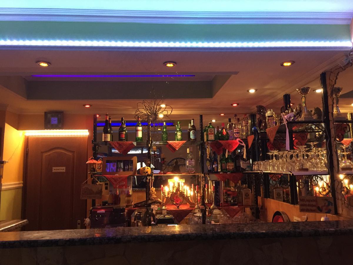 Villa Negra Motel Berzence Екстер'єр фото