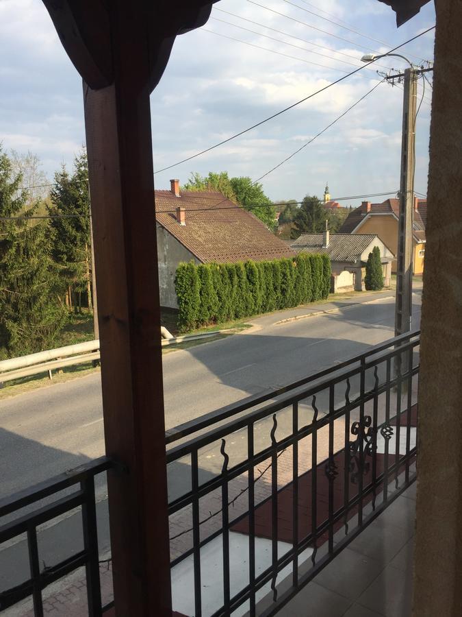 Villa Negra Motel Berzence Екстер'єр фото