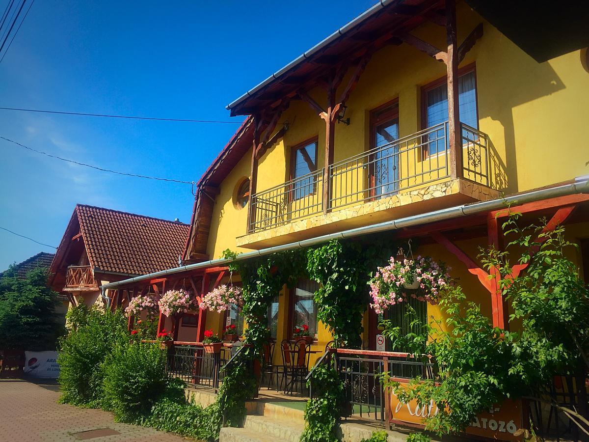 Villa Negra Motel Berzence Екстер'єр фото