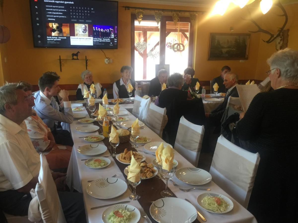 Villa Negra Motel Berzence Екстер'єр фото